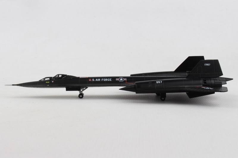 SR-71B 1/200 Aircraft A65156