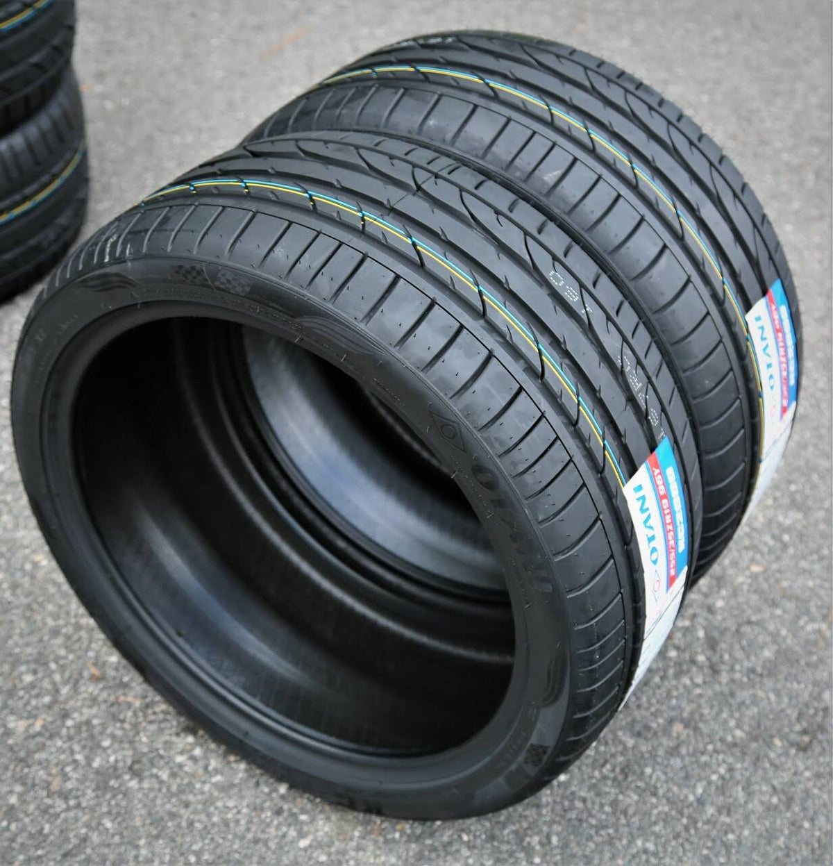 255/35ZR19 96Y XL All Season Performance Tires C352137