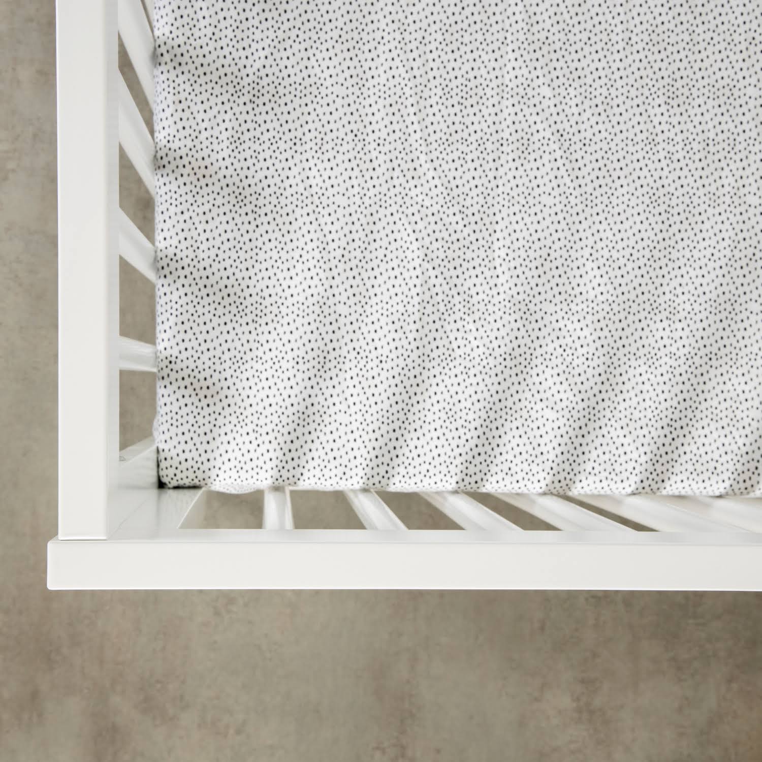 3-in-1 Convertible Crib White/Black Q126