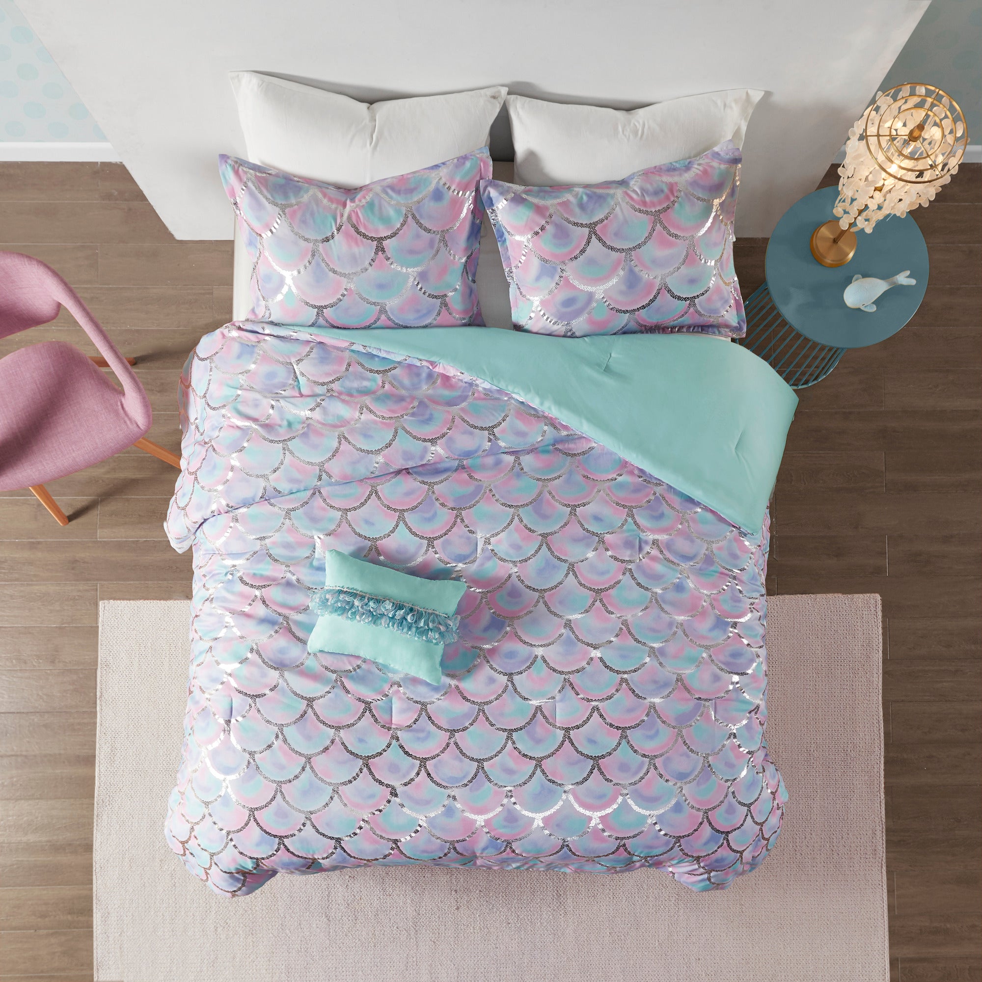 Twin/Twin XL 3-Piece Reversible Comforter Set with Decor Pillow M987