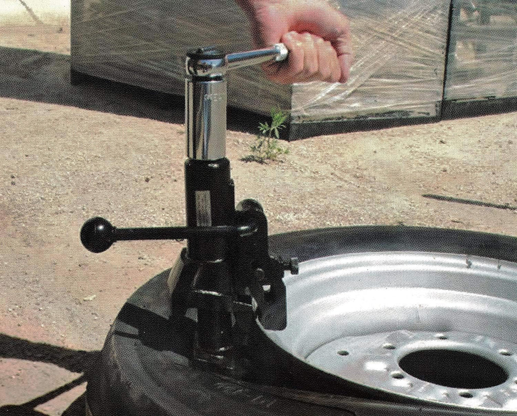 Tire Bead Breaker Manual Tool for Heavy Duty Tires E77522